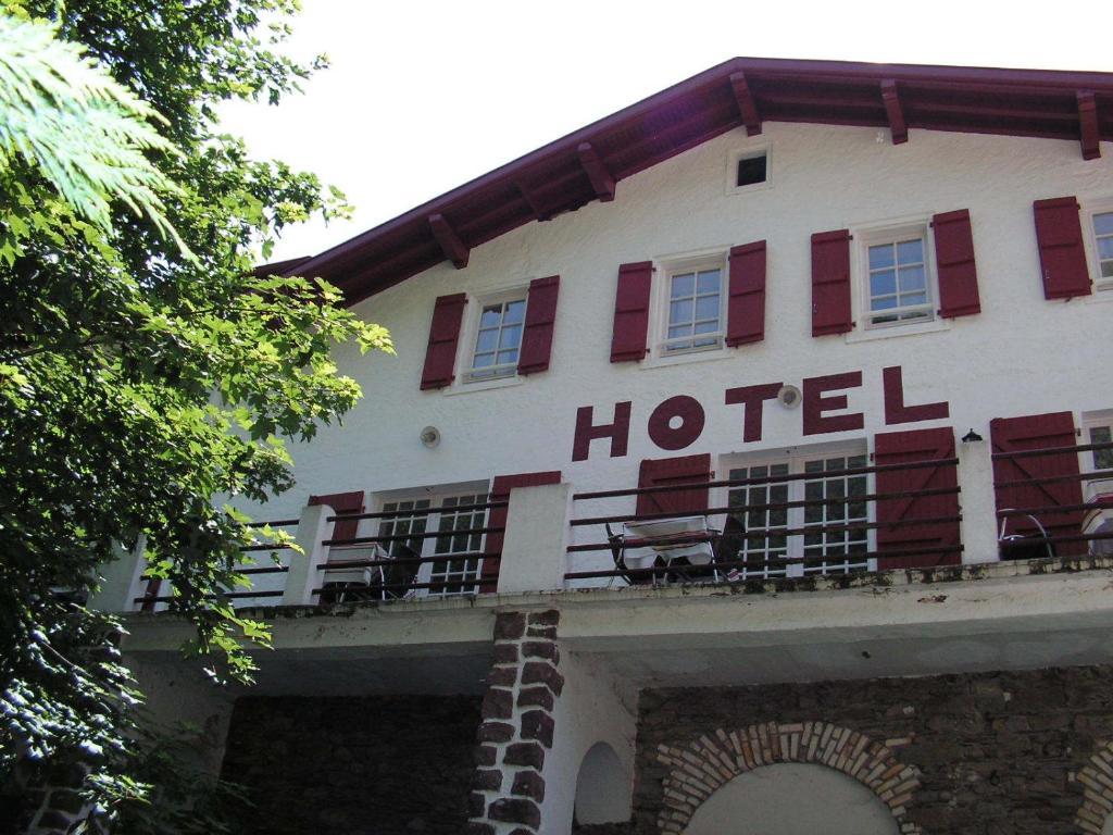Hotel Le Clementenia Arnéguy Εξωτερικό φωτογραφία
