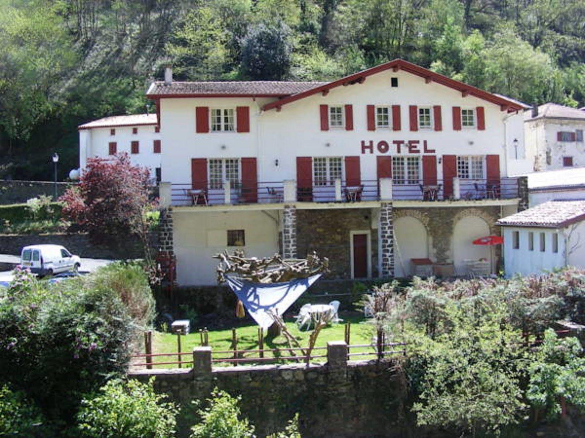 Hotel Le Clementenia Arnéguy Εξωτερικό φωτογραφία