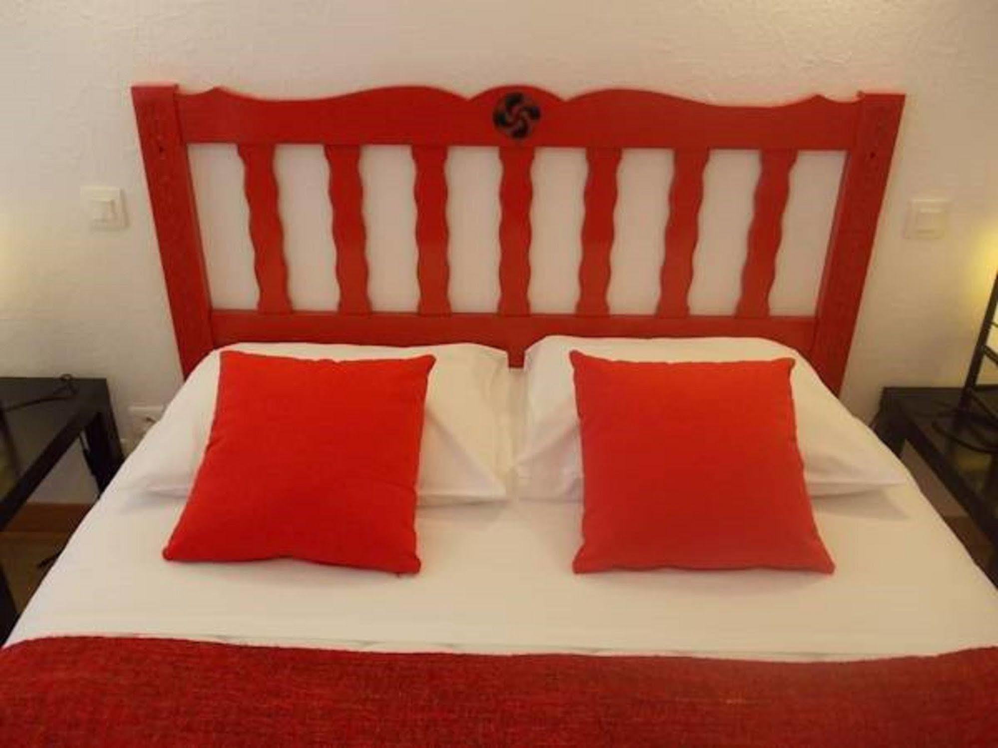 Hotel Le Clementenia Arnéguy Εξωτερικό φωτογραφία